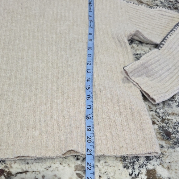 Line Ribbed Turtleneck Sweater - Picture 6 of 6